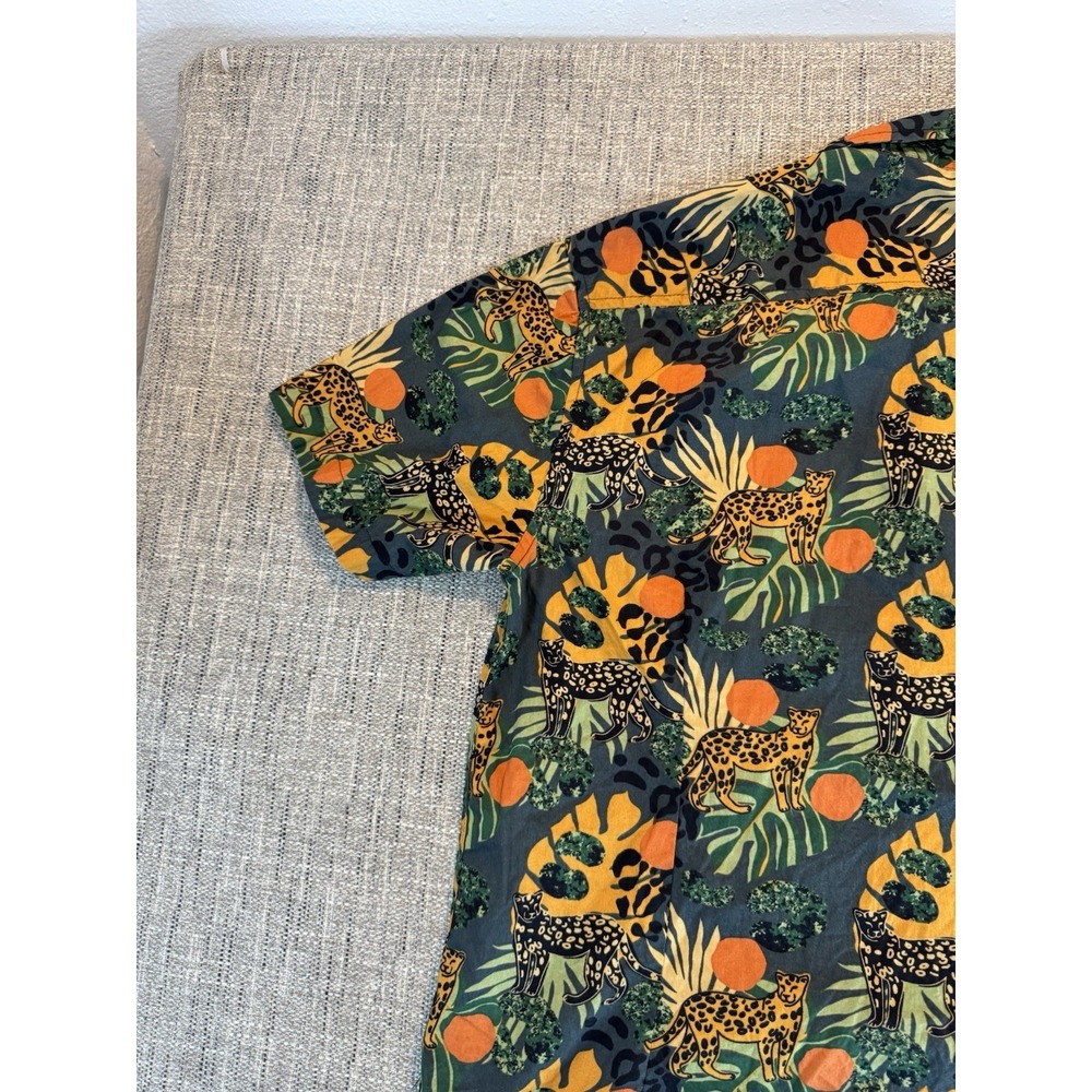Super Massive Short Sleeve Button Up Tiger Leopard Cheetah Jungle Tropical Sz‎ L - Picture 12 of 15